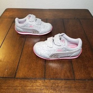 Girl Glitter Pumas